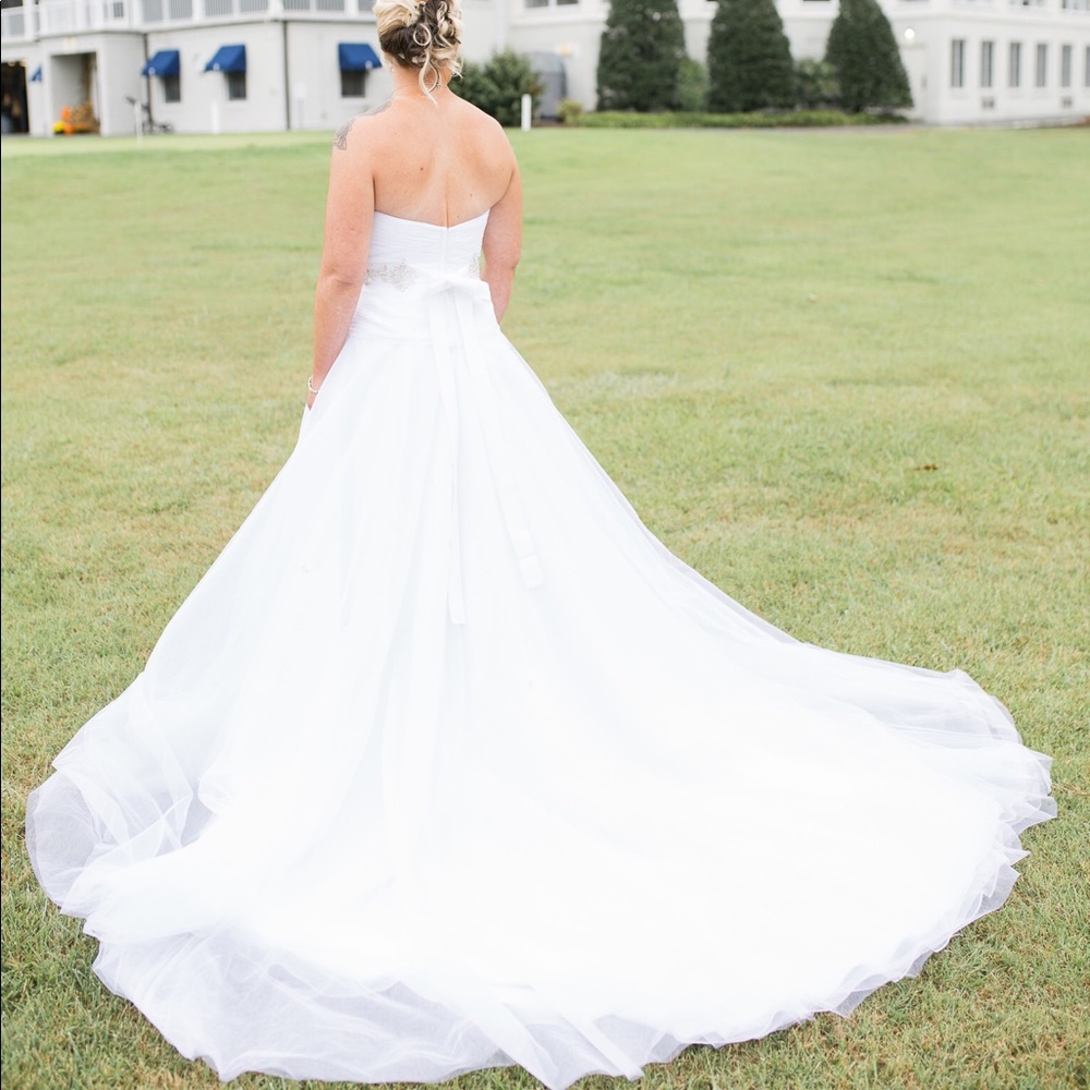 Last day @ this price Designer Eden Bridal Gown - Picture 4 of 16